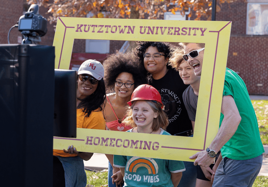 KU Homecoming 2023 10[96]